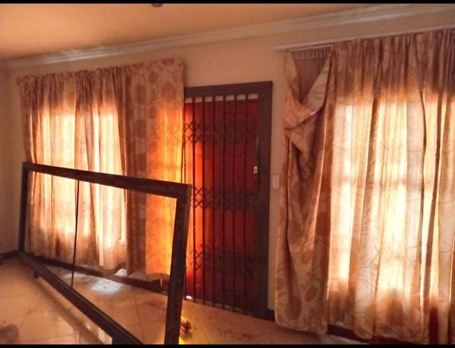 3 BEDROOM HOUSE FOR SALE IN COSMO CITY